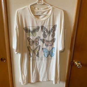 American Eagle Oversized Graphic T-Shirt Butterflies